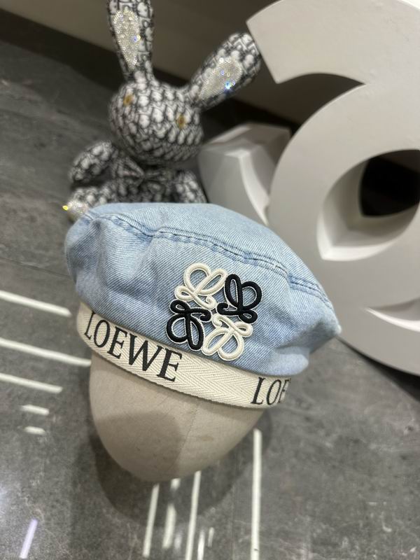 26 Loewe Beret 0610