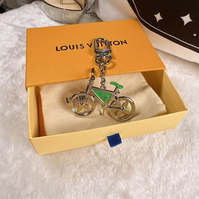 LV keyring 自行车