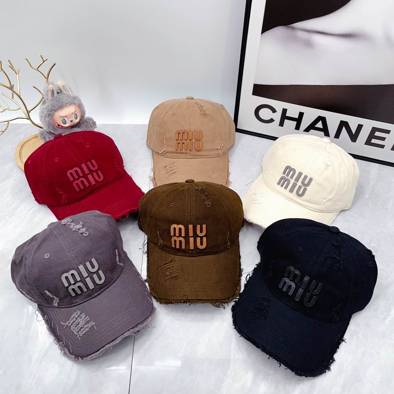 26 Miumiu Cap 0830