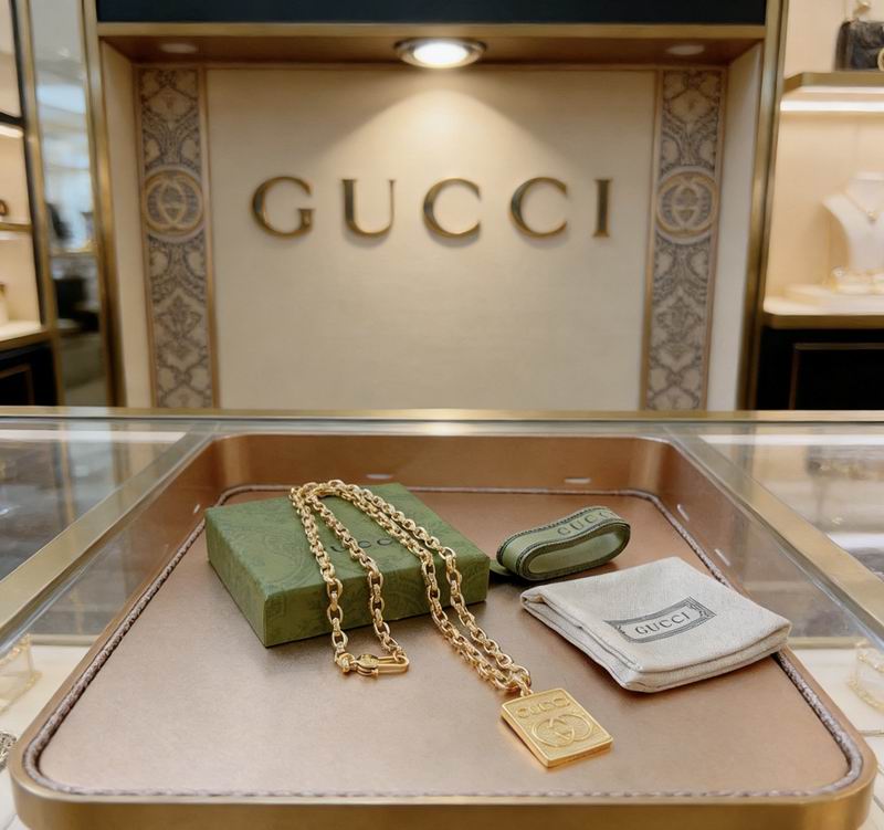 Gucci Necklace  02yxs51