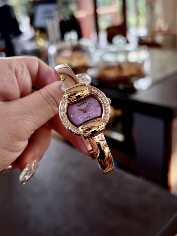 26Gucci woman watch 0720