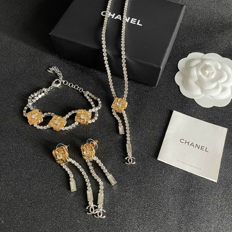 Chanel Suits 02yxs07