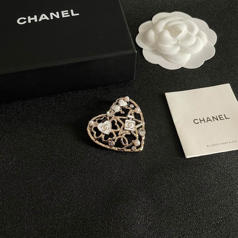 Chanel Brooch 02yxs27