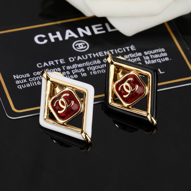 Chanel Brooch 04yxs169