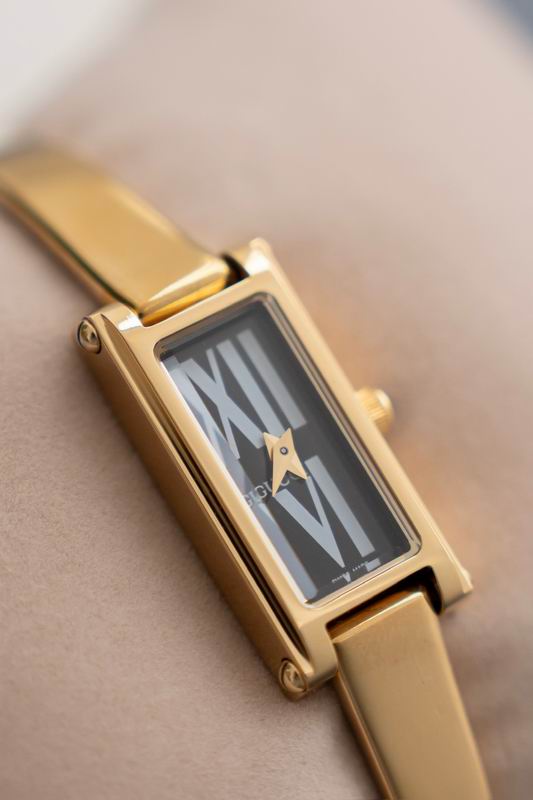 Gucci watch 050810