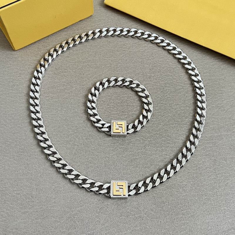 Fendi suits 02yxs01