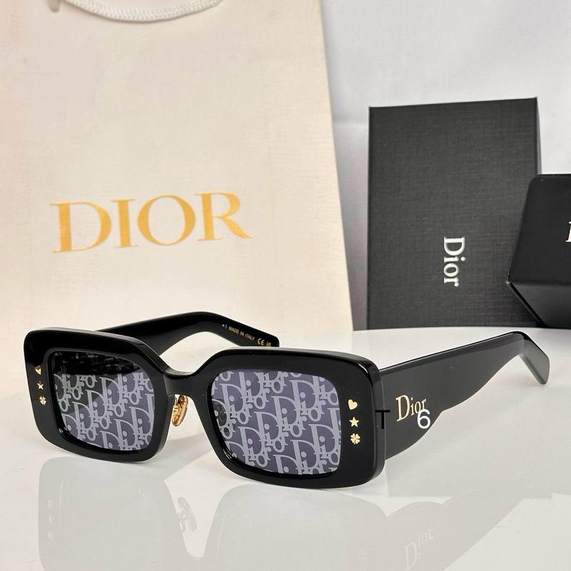 Dior uckyCharms 52 21-145 e