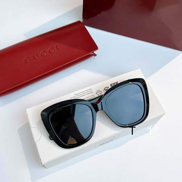 Gucci GG0860S 53-19-140 a