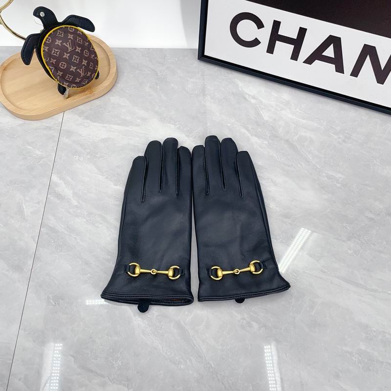 Gucci Gloves dx07