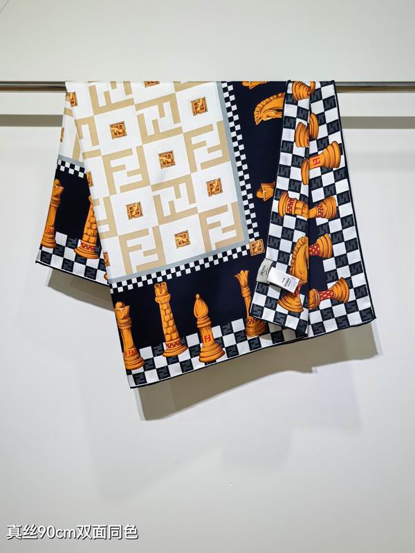 Fendi 丝巾