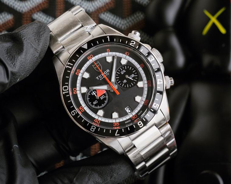 Tudor men 42mm M11