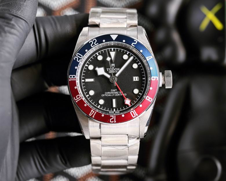 Tudor men 42mm M12